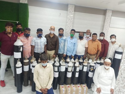 Mumbai police bust illegal oxygen manufacturing unit Mumbai police bust illegal oxygen manufacturing unit