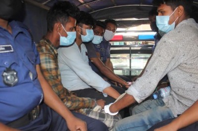 6 arrested in B'desh for gang raping woman in minibus 6 arrested in B'desh for gang raping woman in minibus
