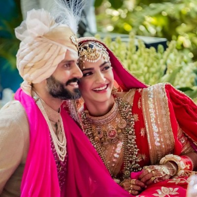 Sonam Kapoor-Anand Ahuja celebrate wedding anniversary, Rhea wishes on social media Sonam Kapoor-Anand Ahuja celebrate wedding anniversary, Rhea wishes on social media