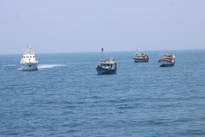 Coast Guard rescues 5 fishermen off Bomilla Creek Coast Guard rescues 5 fishermen off Bomilla Creek