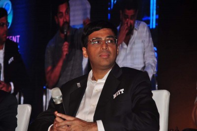 Anand, 4 other GMs to play exhibition matches for Covid relief Anand, 4 other GMs to play exhibition matches for Covid relief