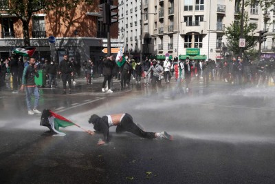 Massive turnout for pro-Palestinian protest in Paris despite ban Massive turnout for pro-Palestinian protest in Paris despite ban