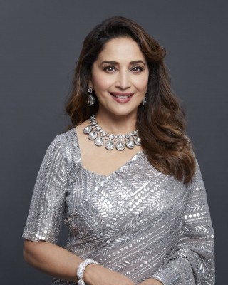 B-Town wishes pour in on Madhuri Dixit's birthday B-Town wishes pour in on Madhuri Dixit's birthday