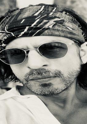 Shah Rukh Khan's Eid wish for fans: Be compassionate Shah Rukh Khan's Eid wish for fans: Be compassionate