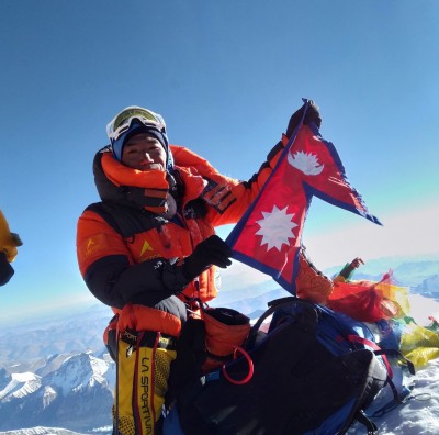 Nepali guide breaks own record by climbing Everest 25 times Nepali guide breaks own record by climbing Everest 25 times