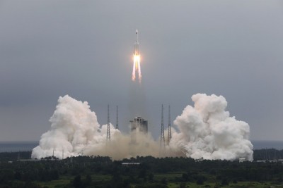Falling Chinese rocket poses 'low' risk to humans Falling Chinese rocket poses 'low' risk to humans