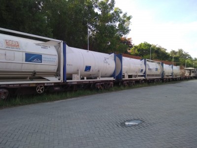 Railways brings another 349 tonnes more oxygen to Karnataka Railways brings another 349 tonnes more oxygen to Karnataka