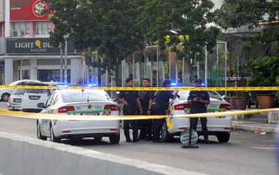 Malaysia hands over 8 alleged militants to Philippines Malaysia hands over 8 alleged militants to Philippines
