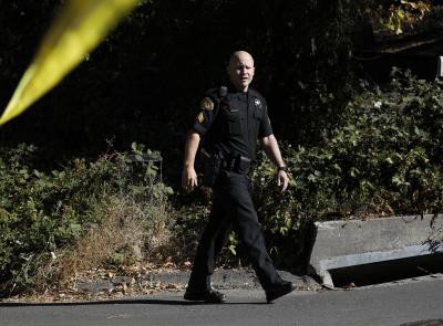 Policeman killed in California shooting Policeman killed in California shooting