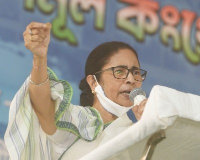 Mamata Banerjee cautions party leaders against commission for public service Mamata Banerjee cautions party leaders against commission for public service