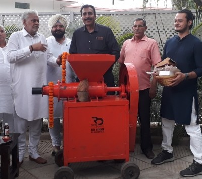 Cow dung waste to wealth, Delhi youths' venture for sustainability Cow dung waste to wealth, Delhi youths' venture for sustainability