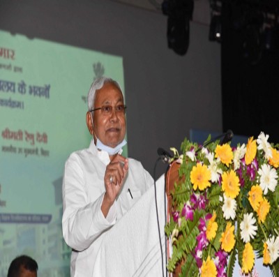 JD-U leader urges Nitish to save his family from his wife, Naxal commander