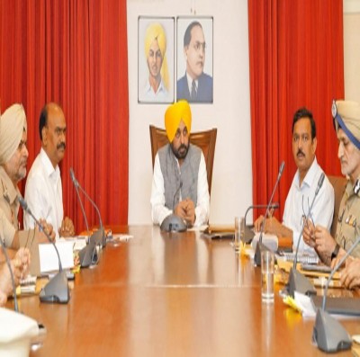 Launch major crackdown on drug mafia, Punjab CM tells police