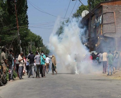 Probe ordered into tear gas shelling on Kashmiri Pandit protesters Probe ordered into tear gas shelling on Kashmiri Pandit protesters