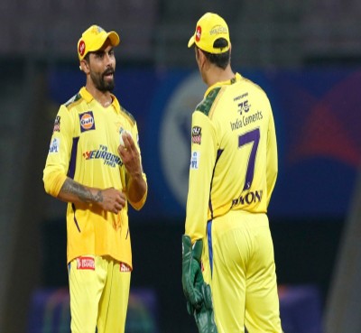 IPL 2022: Ravindra Jadeja hands back CSK captaincy to MS Dhoni IPL 2022: Ravindra Jadeja hands back CSK captaincy to MS Dhoni