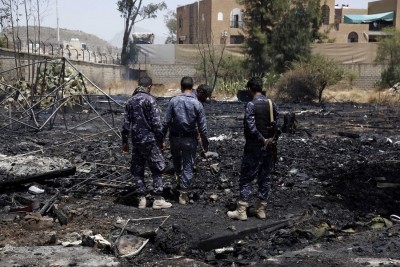 Yemen accuses Houthis of attacking oil-rich province despite truce Yemen accuses Houthis of attacking oil-rich province despite truce