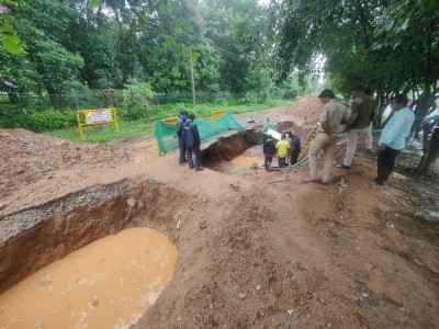 Two dead as heavy rainfall pounds Bengaluru