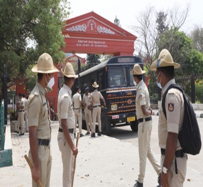 'Hanuman Chalisa vs Azaan': K'taka police on high alert 'Hanuman Chalisa vs Azaan': K'taka police on high alert