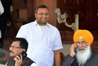 Karti named in FIR, Rs 50 lakh bribe paid to help Chinese nationals: CBI Karti named in FIR, Rs 50 lakh bribe paid to help Chinese nationals: CBI