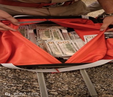 2 Saudi nationals held at Mumbai airport with US Dollars worth Rs 5.6 cr 2 Saudi nationals held at Mumbai airport with US Dollars worth Rs 5.6 cr