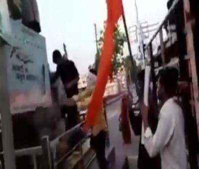 Nehru's statue damaged in MP, Congress demands probe Nehru's statue damaged in MP, Congress demands probe