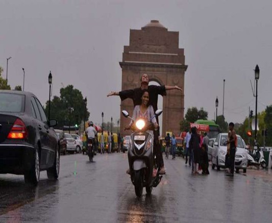 After scorching day, light rain in the evening for Delhi-NCR After scorching day, light rain in the evening for Delhi-NCR