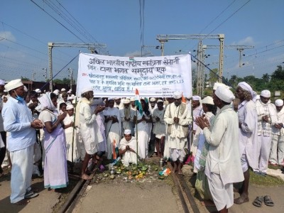 Why has Mahatma's follower Tana Bhagat laid siege to Latehar collectorate? Why has Mahatma's follower Tana Bhagat laid siege to Latehar collectorate?