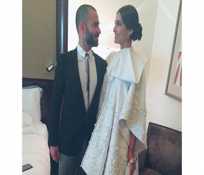 Sonam happy to be 'reunited with her love' Anand Ahuja
