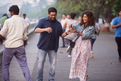 Director Nupur Asthana offers a sip of 'Cutting Chai' in 'Modern Love: Mumbai'
