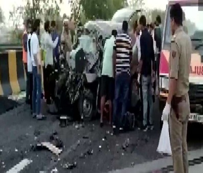 Five killed, 2 injured in accident on Yamuna Expressway