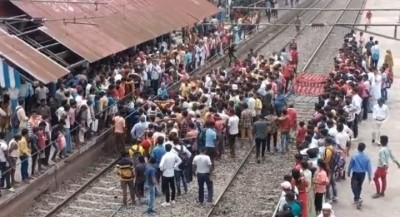 Several trains cancelled, diverted on Patna-Kolkata route after protests on tracks in Bihar Several trains cancelled, diverted on Patna-Kolkata route after protests on tracks in Bihar