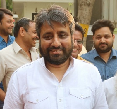 Madanpur Khadar tense as bulldozers roll; AAP MLA Amanatullah Khan detained