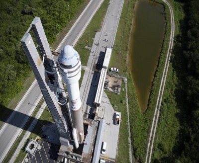 Boeing's Starliner spacecraft successfully docks to ISS for 1st time Boeing's Starliner spacecraft successfully docks to ISS for 1st time