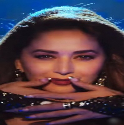 Madhuri Dixit unveils teaser, poster of her second single 'Tu Hai Mera' Madhuri Dixit unveils teaser, poster of her second single 'Tu Hai Mera'