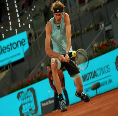 Italian Open: Zverev beats De Minaur to reach quarter-finals