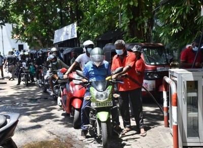 Sri Lanka starts nationwide raid on those hoarding fuel Sri Lanka starts nationwide raid on those hoarding fuel