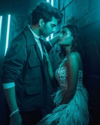 Armaan Malik announces new single 'Nakhrey Nakhrey' featuring Shalini Pandey Armaan Malik announces new single 'Nakhrey Nakhrey' featuring Shalini Pandey