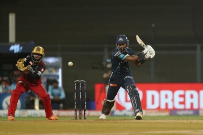IPL 2022: Pandya's unbeaten fifty carries Gujarat Titans to 168/5 against RCB IPL 2022: Pandya's unbeaten fifty carries Gujarat Titans to 168/5 against RCB