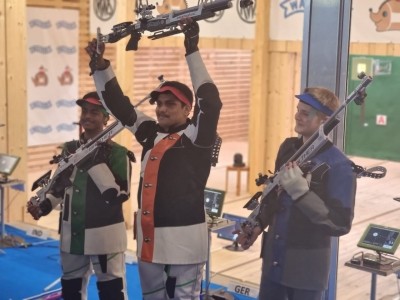 Rudrankksh, Abhinav, make it 1-2 for India in men's 10m air rifle at Suhl Junior World Cup Rudrankksh, Abhinav, make it 1-2 for India in men's 10m air rifle at Suhl Junior World Cup