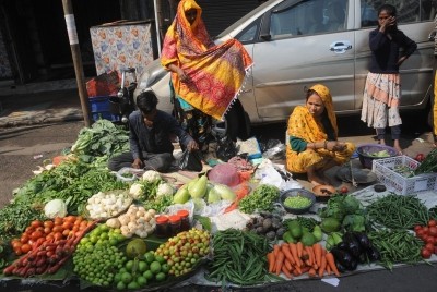 Vegetables become costlier amid supply shortage Vegetables become costlier amid supply shortage