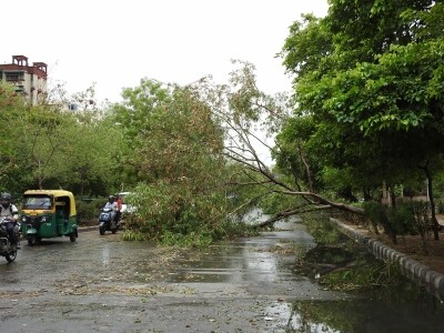 Power cuts in Delhi amid heavy rain, strong winds Power cuts in Delhi amid heavy rain, strong winds