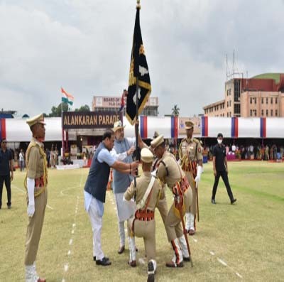 Home Minister presents President's Colour to Assam Police Home Minister presents President's Colour to Assam Police