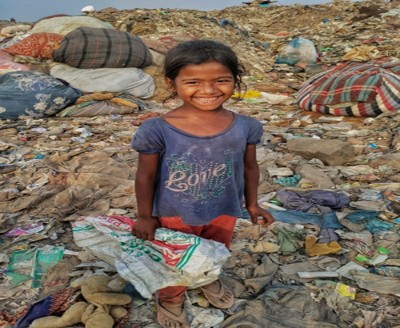 Children growing up in Delhi landfills have little to do but sort out rubbish Children growing up in Delhi landfills have little to do but sort out rubbish