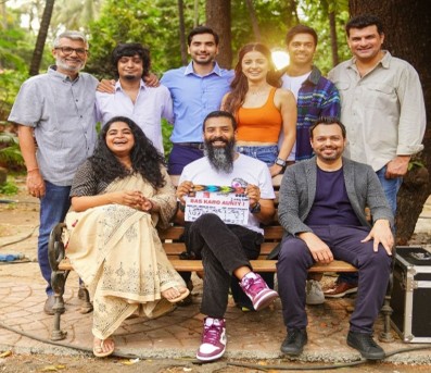 Nitesh Tiwari, Ashwiny Iyer Tiwari announce new film 'Bas Karo Aunty!' Nitesh Tiwari, Ashwiny Iyer Tiwari announce new film 'Bas Karo Aunty!'