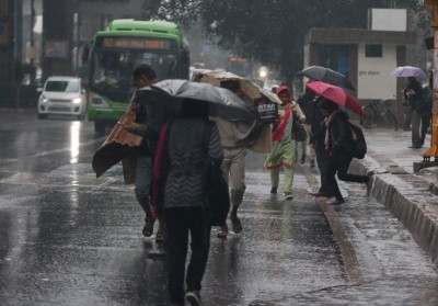 Little overnight rainfall brings relief to Delhi NCR, temp set to rise again Little overnight rainfall brings relief to Delhi NCR, temp set to rise again