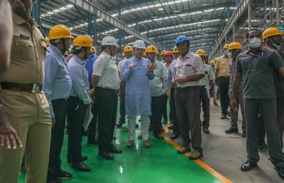 Vande Bharat Express to connect all regions: Railway Minister Vande Bharat Express to connect all regions: Railway Minister