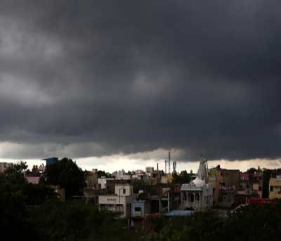 IMD predicts thunderstorms with light to moderate rain in Chennai