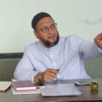 Owaisi meets KCR ahead of Hyderabad municipal polls