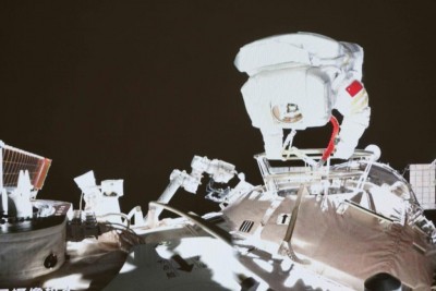 Wang Yaping becomes first Chinese woman to walk in space Wang Yaping becomes first Chinese woman to walk in space