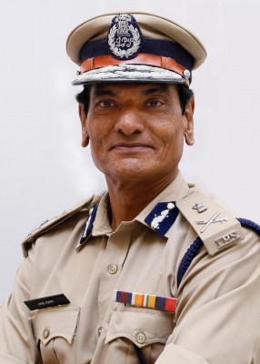 Kerala police to take strict action against those demanding gawking wages Kerala police to take strict action against those demanding gawking wages